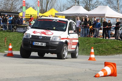 Ein Auto-Slalom wie hier in Annaberg richtet der 1. Auer MSC diesen Sonnabend in Schneeberg aus.