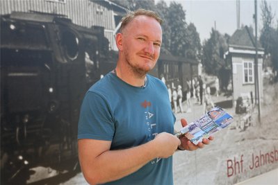 Stefan Groß beschäftigt sich viel mit der Eisenbahn in Jahnsbach und hat eine eigene Postkarte erstellt.