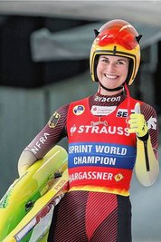 Immer gute Laune, immer eine Kandidatin für einen Platz auf dem Siegerpodest: Julia Taubitz freut sich auf die Weltmeisterschaft im Thüringer Wald.