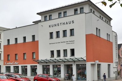 Das Kunsthaus Meerane bietet eine Ausstellung und Vorträge zur Luftbildarchäologie.