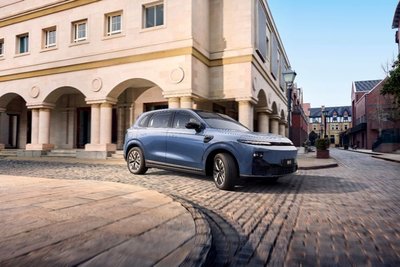 Elektrisch unterwegs in der Stadt: Der Leapmotor B10 bringt Alltag und Komfort in Einklang.