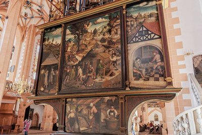 Das vor rund 500 Jahren geschaffene Original dazu befindet sich in unmittelbarer Nachbarschaft des Museums - in der Sankt Annenkirche. 