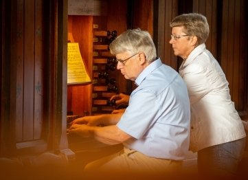Christian Liebscher, hier mit seiner Frau Christine bei einem Konzert in der Stadtkirche Oederan, spielt am Sonntag in Pfaffroda. 