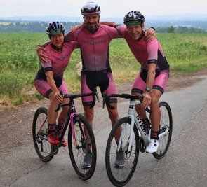 Manja Seemann, Hagen Schanze und Sören Grimmer (von links) nahmen in diesem Sommer am "Race across the alps" - dem härtesten Eintagesrennen der Welt - teil. Und alle drei kamen ins Ziel. 