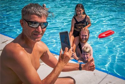 Teamarbeit bei den Familienstaffeln: Nele und Paul Naumann, die mit Jason Makower aus dem australischen Sydney den Sieg holten. 