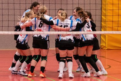 Im siebten Spiel gelang den Damen des SV Siltronic Freiberg am Sonntag der erste Saisonsieg.