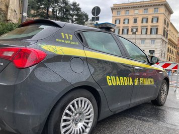 Betroffen sind laut Finanzpolizei unter anderem illegale Zugänge zu kostenpflichtigen Angeboten von mehreren bekannten Streaminganbietern. (Symbolbild)