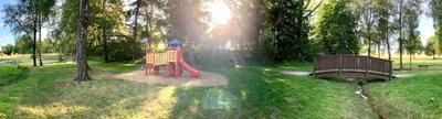 Ein großes Plus am Naturbad in Grünhain: Für Kinder gibt es moderne Spielgeräte, die sich bestens in Schuss präsentieren. 