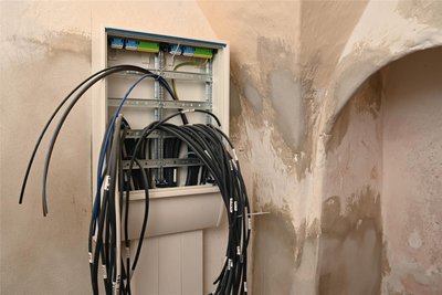 Die gesamte Elektroinstallation im Braugewölbe ist erneuert worden.