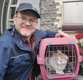 Die umherstreunende Mutterkatze in der Nachbarschaft zu fangen, gelang Thomas Steinert gleich zu Beginn seiner Suche. 