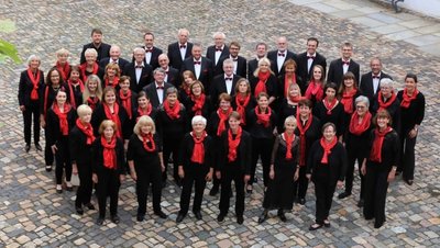 Der Sachsenringchor im Innenhof des Schlosses Osterstein. 