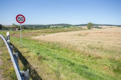 Offenbar kam der Biker in einer scharfen Kurve von der Fahrbahn ab.