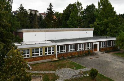 Schon seit längerem soll die Sanierung der Wechselburger Turnhalle angegangen werden. Nun prüft die Gemeinde, was zuerst gemacht werden muss und welche Kosten zu erwarten sind. 