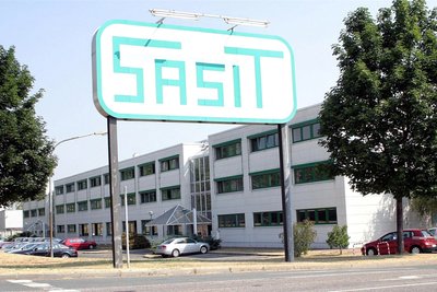 2006 musste Vorgänger Sasit nach finanziellen Problemen der damaligen Mutterfirma Insolvenz anmelden.