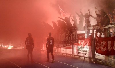 Schon während des Spiels gab es Ausschreitungen Cottbuser Fans.