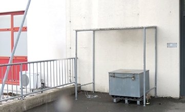 Neben der entwendeten Kiste befand sich diese weitere, baugleiche Box. 