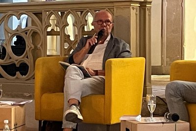 Autor Stefan Tschök.