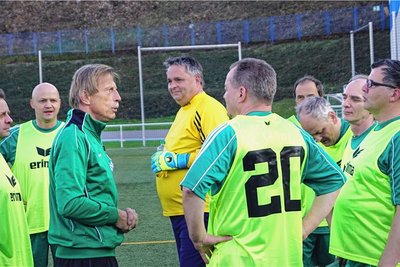 Christoph Daum im April 2016 bei einem Benefizspiel im Westsachsenstadion Zwickau. 