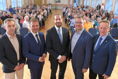 Christian Pudack (von links), Phillip Preißler, Stefan Krinke, Steve Ittershagen und Jens Uhlemann kandidieren am Sonntag bei der Wahl des neuen Oberbürgermeisters von Freiberg.