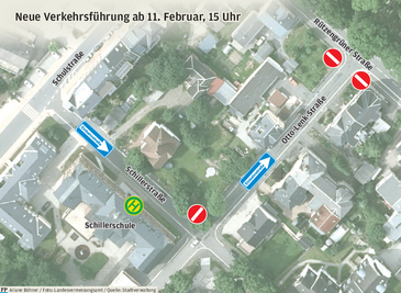 Ab 15 Uhr am 11. Februar befindet sie sich in Höhe des Haupteinganges der Schule an der Schillerstraße. Gleichzeitig wird die Verkehrsführung auf der Otto-Lenk- und der Schillerstraße gedreht. Das heißt: Die Zufahrt erfolgt über die Schulstraße in die Schillerstraße und über die Otto-Lenk-Straße bis zur Rützengrüner Straße. Der nichtöffentliche Bereich der Lenk-Straße soll laut Ordnungsamtsleiter Christian Wetzig künftig als Schulhof genutzt werden.