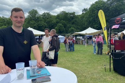 Glaube ist nicht angestaubt: Der Chemnitzer Jugendwart Michael Friedemann hat beim Festival den Hut auf.