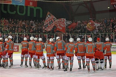 Die speziell für die Play-offs angefertigten Trikots wurden versteigert.