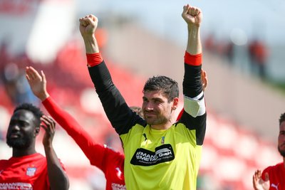 FSV-Kapitän Johannes Brinkies - hier nach dem Sieg gegen Mannheim - will auch nach dem Pokal-Halbfinale bei Lok Leipzig jubeln. 