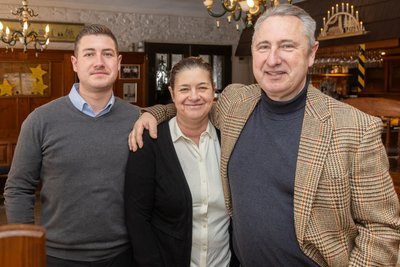 Gaston Deckert und seine Frau Simone betreiben seit 2007 das Berghotel samt Restaurant. Die Geschäfte werden aber sukzessive an Sohn und Juniorchef Paul Deckert übergeben.