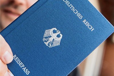 Vermeintlicher Reisepass des Deutschen Reiches: Wie sollen sich Angehörige und Kollegen gegenüber Verschwörungsanhängern verhalten?