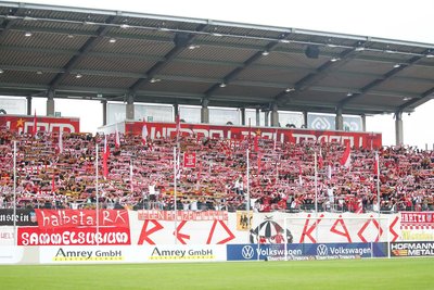 Dass der FSV Zwickau innerhalb von zwei Jahren seinen Schuldenberg von über drei auf unter eine Million Euro verringern konnte, ist auch den Anhängern des Fußball-Regionalligisten zu verdanken.