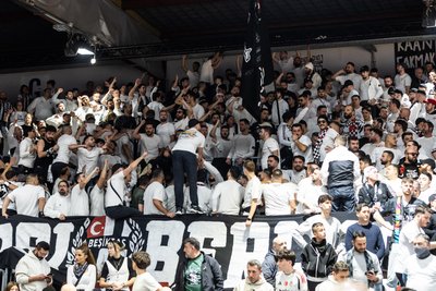 Die 500 Besiktas-Fans waren laut ...
