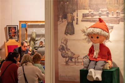 Das Vogtlandmuseum widmet derzeit dem Sandmännchen eine Sonderschau.
