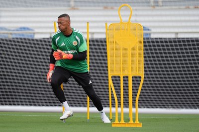 Curaçaos Torwart Eloy Room freut sich ganz besonders auf das Duell mit Deutschland.