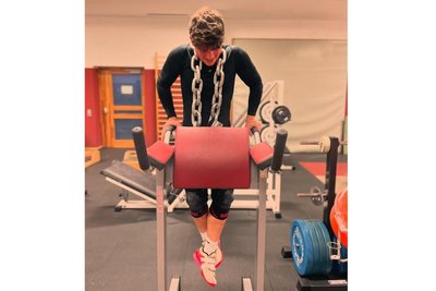 Oskar Hüllebrand trainiert hart, um besser zu werden. Hier im Olympischen und Paralympischen Trainingszentrum in Kienbaum.