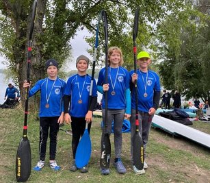 Philipp Gehlert, Luca Rück, Jakob Kunz und Tobi Baumann (v. l.) gewannen Bronze im C 4 über 200 Meter bei den Schülern C. 