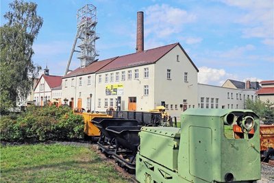 Wahrzeichen für die Erzgebirgsstadt Freiberg: Die übertägigen Anlagen des Forschungs- und Lehrbergwerks auf der Reichen Zeche. Bald soll wieder der normale Besucherbetrieb unter Tage stattfinden können. 