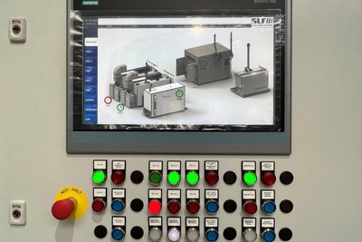 Die Steuereinheit der neuen Anlage: Von hier können jedes einzelne Segment kontrolliert und seine Werte eingestellt werden.
