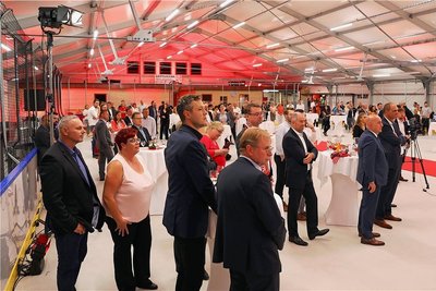 Rund 130 Gäste waren am Freitagabend zur Einweihung der Canada-Life-Kids-Arena gekommen. 