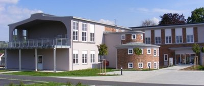 Das Industriedenkmal der ehemaligen Zwirnerei in Gersdorf wurde in dasSeniorenzentrum Alte Zwirnerei integriert. 