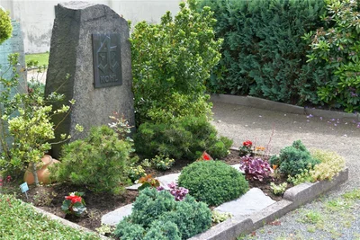 Die letzte Ruhestätte von Gottfried Kohl auf dem Donatsfriedhof wird auf Beschluss des Stadtrates zur Ehrengrabstätte.