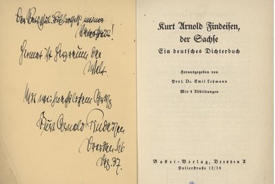 Im Besitz der Ratsschulbiliothek Zwickau: ein Buch mit der Widmung „Der Ratsschulbibliothek meiner Vaterstadt! Heimat ist Herzraum der Welt. Mit weihnachtlichem Gruß Kurt Arnold Findeisen, Dresden Dez. 37“.