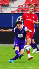 Eine schwere Aufgabe liegt vor den Fußballern der U 19 des FC Erzgebirge Aue. So haben die lila-weißen A-Junioren diesen Sonntag ab 12 Uhr im Stadion am Spiegelwald in Beierfeld die VSG Altglienicke aus Berlin zu Gast.