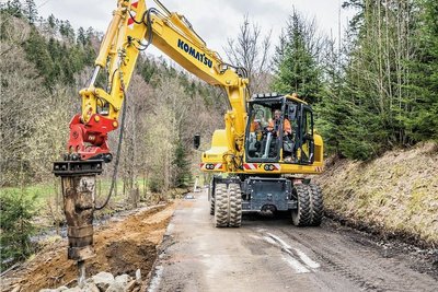 An der Schwarzwassertalstraße in Pobershau wird die Böschung gesichert. Das passiert mit dem Bau von Stützmauern. 