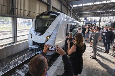 Großer Bahnhof im Hauptbahnhof: Die Akku-Züge gehen in Dienst. Es gelten aber besondere Zutrittsregeln.