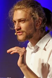 Der gebürtige Freiberger Max-Walter Weise präsentierte im Herbst im Freiberger Tivoli ein ganz besonderes Programm. 