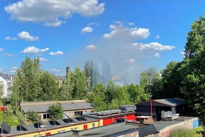 Eine Rauchsäule über dem Kaßberg.