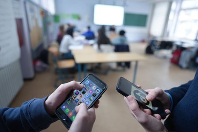 Aktuell wird in Deutschland auch über Altersgrenzen für soziale Medien diskutiert. (Symbolbild)