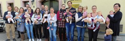Mütter und Väter trafen sich zur Babybegrüßung in Schweikershain. 