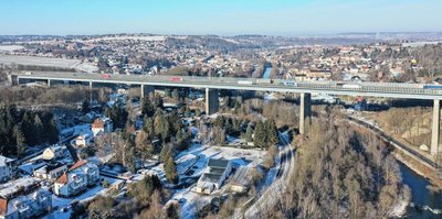 Die 671 Meter lange Talbrücke über die Zwickauer Mulde soll ab März umgebaut werden. 