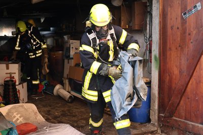 Kinder haben am Freitagnachmittag in Schneeberg einen Garagenbrand verursacht.